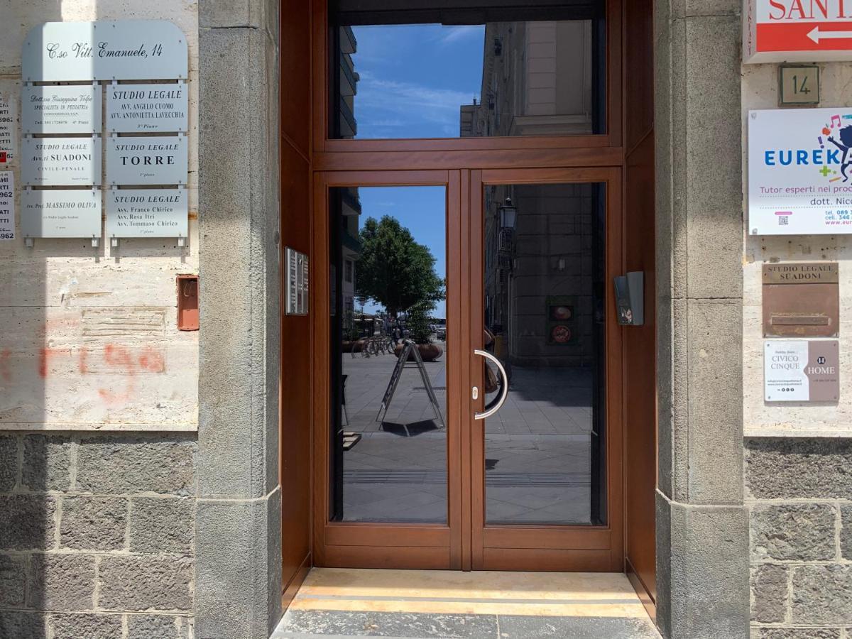 Civico Cinque Home Luxury Apartment Salerno Buitenkant foto